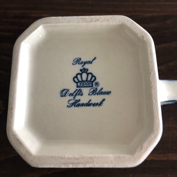 Royal Delft's Blauw Handwerk Japan Square Mug - Picture 2 of 5